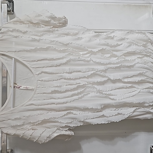 White dressy tee shirt - Picture 1 of 5